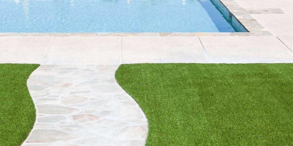 artificial-grass-around-a-pool